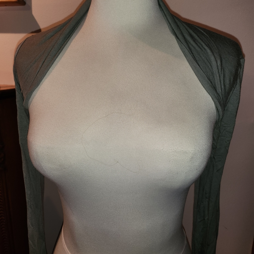 Gray Schrug/Long Sleeve/Over the Shoulders